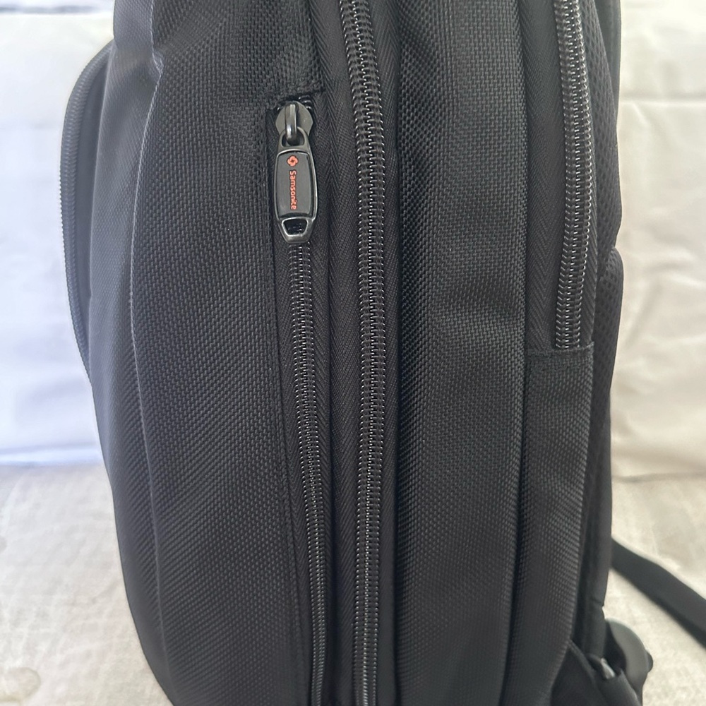 Samsonite Pro-Dlx Laptop Backpack - image 4